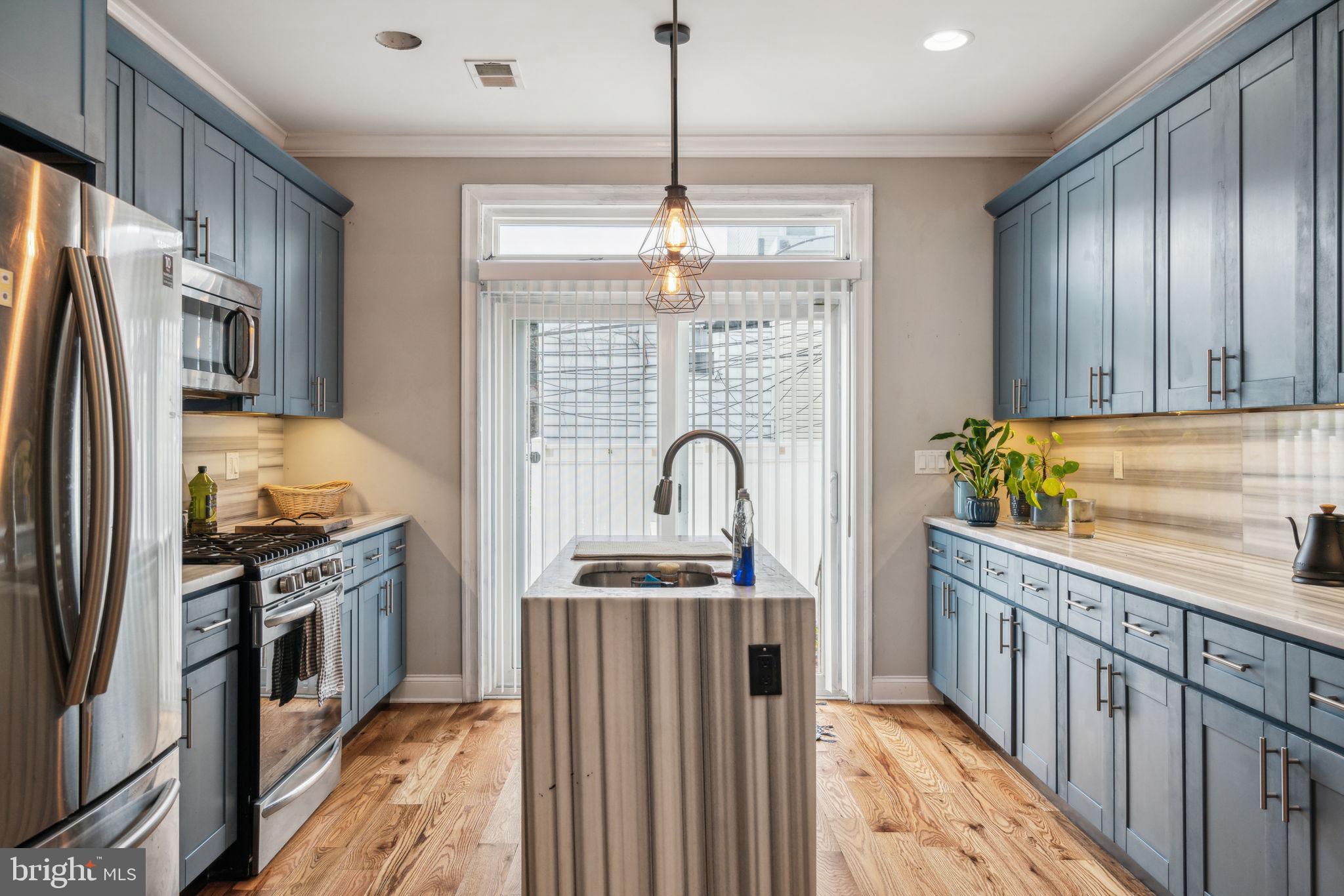 1444 N MYRTLEWOOD ST