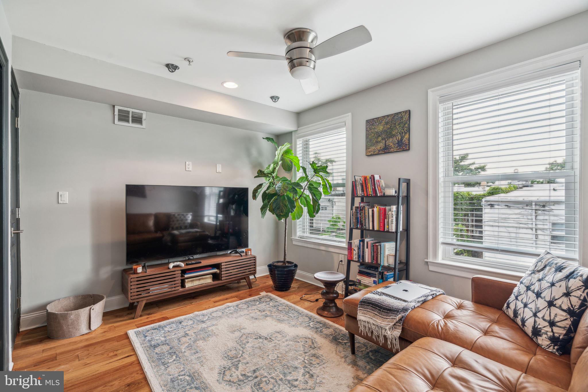 1444 N MYRTLEWOOD ST