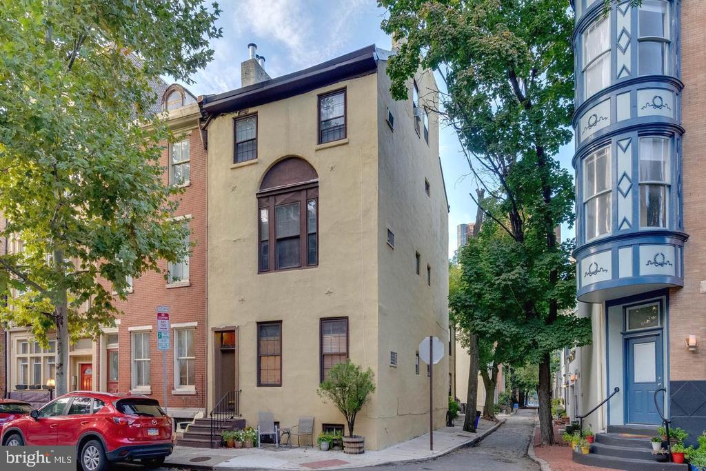 923 SPRUCE ST #1F