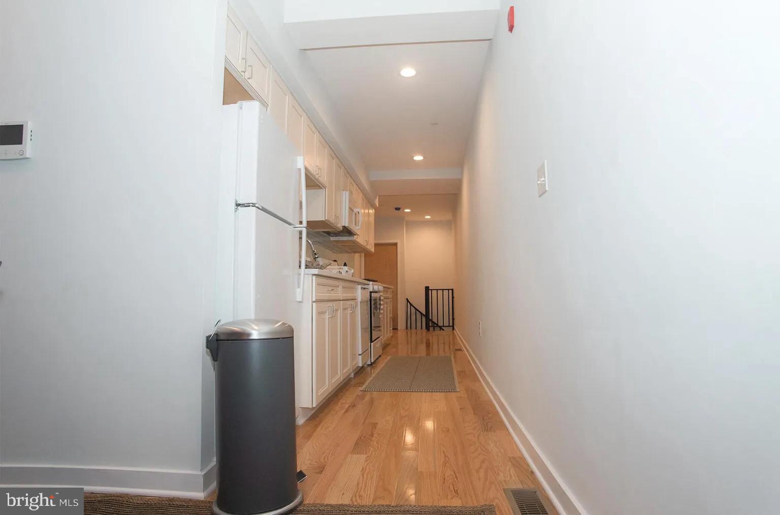 2016 LOCUST ST #1ST FLOOR