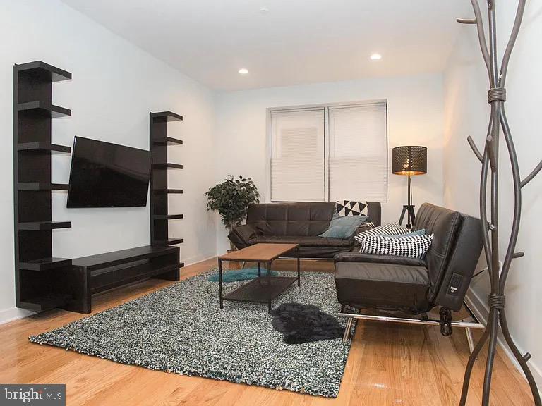 2016 LOCUST ST #1ST FLOOR