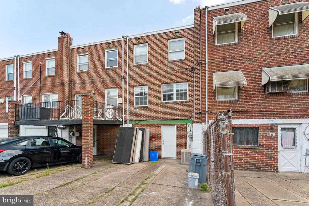 1914 S Newkirk St