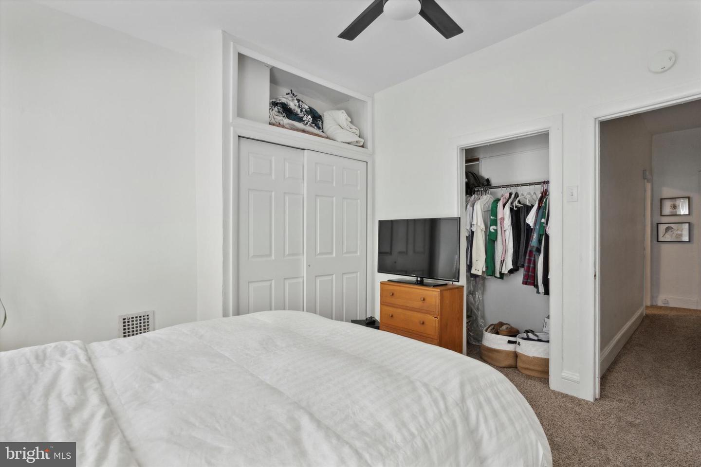 433 Daly St