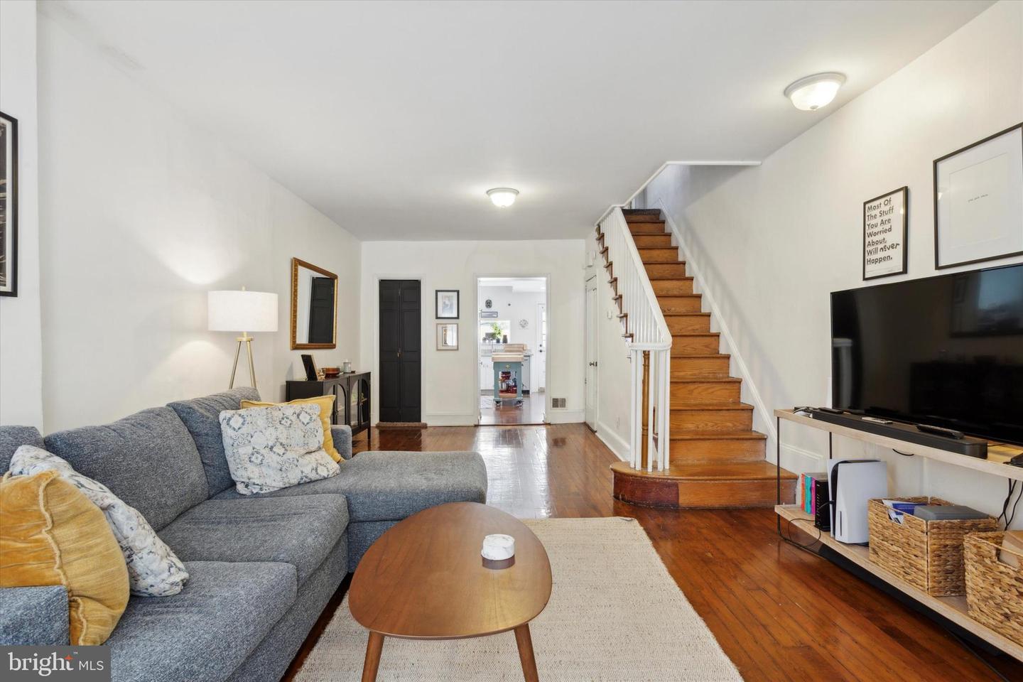 433 Daly St