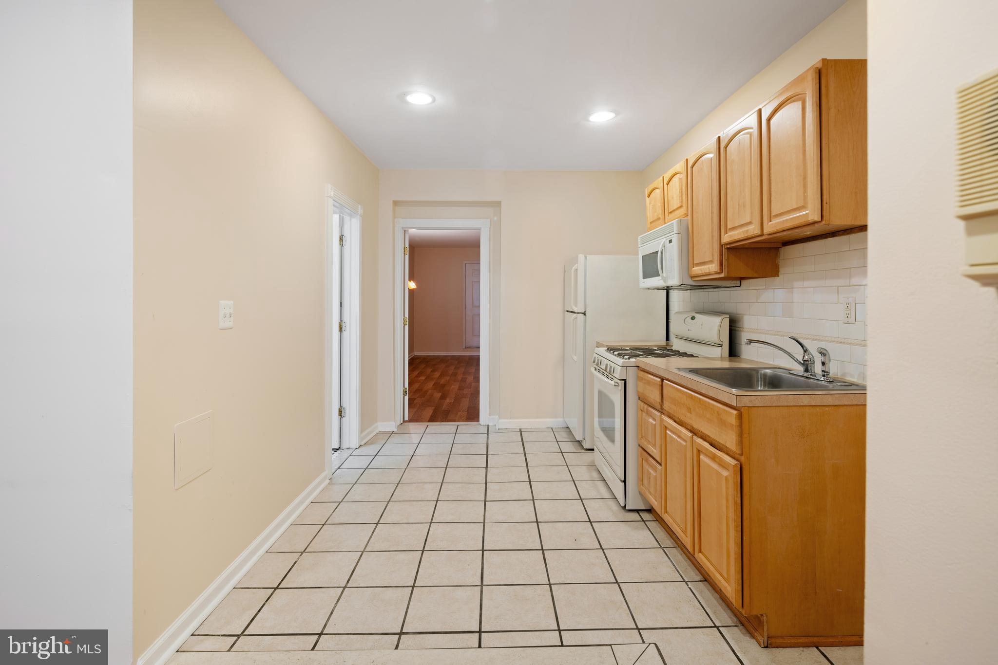 1818 SOUTH ST #1ST FLOOR