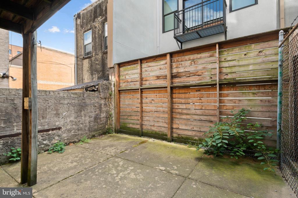 1818 SOUTH ST #1ST FLOOR