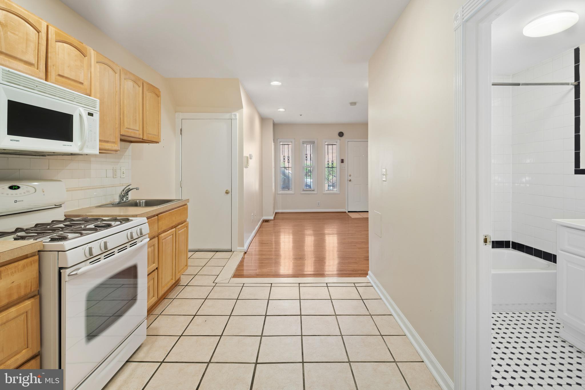 1818 SOUTH ST #1ST FLOOR