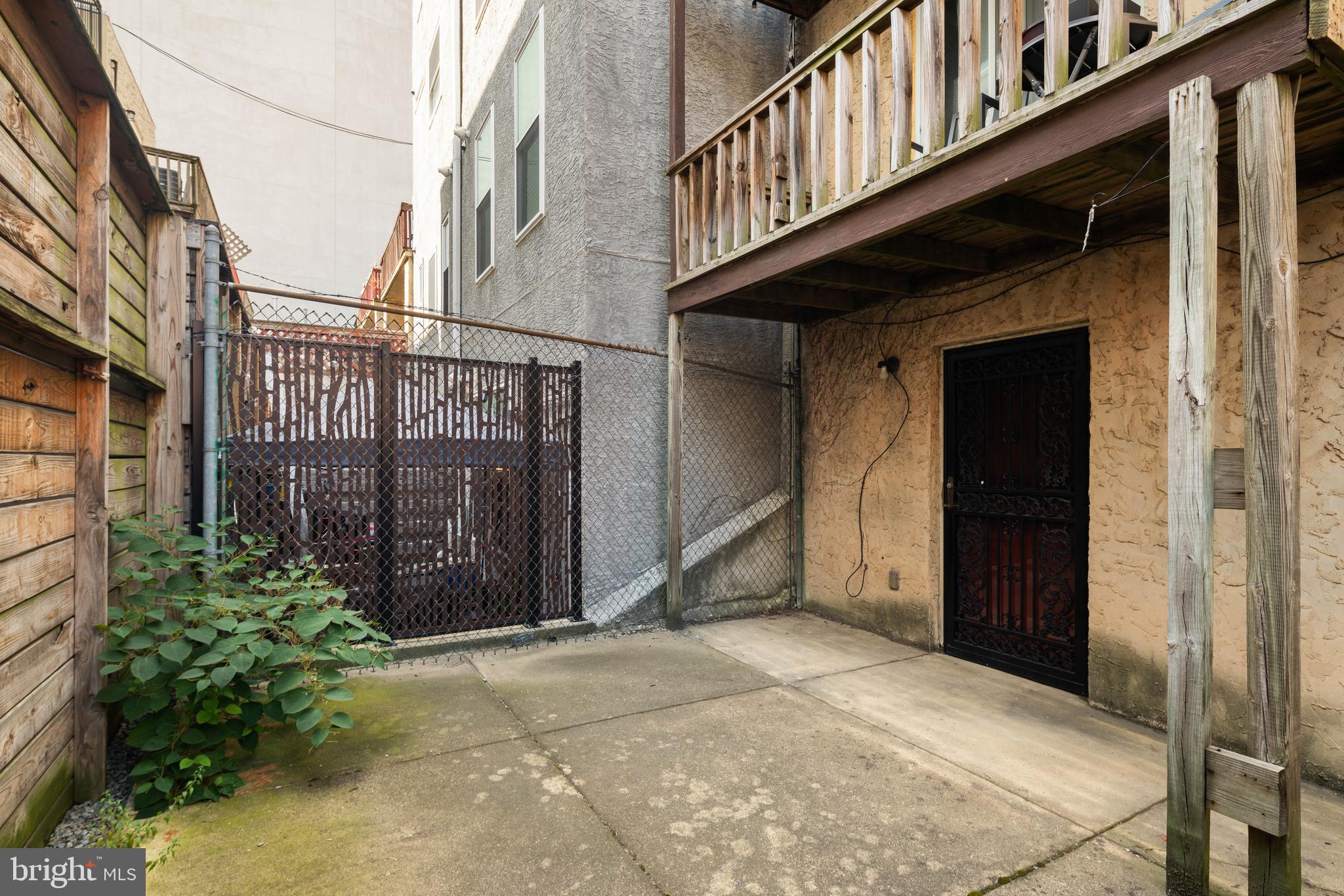 1818 SOUTH ST #1ST FLOOR
