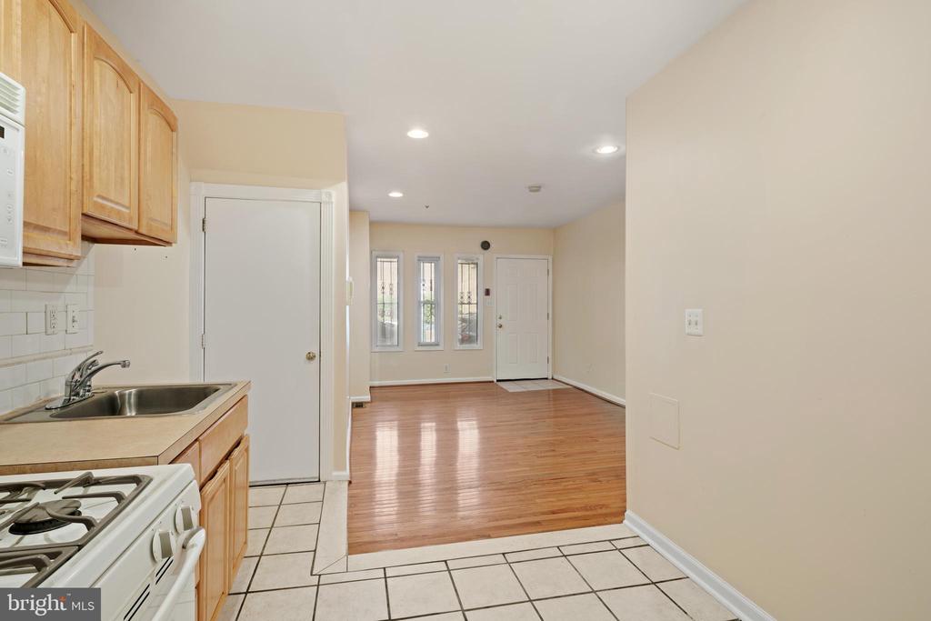 1818 SOUTH ST #1ST FLOOR