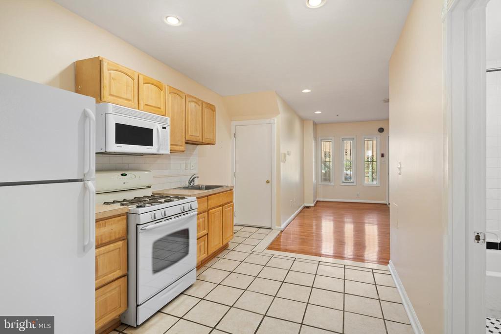 1818 SOUTH ST #1ST FLOOR