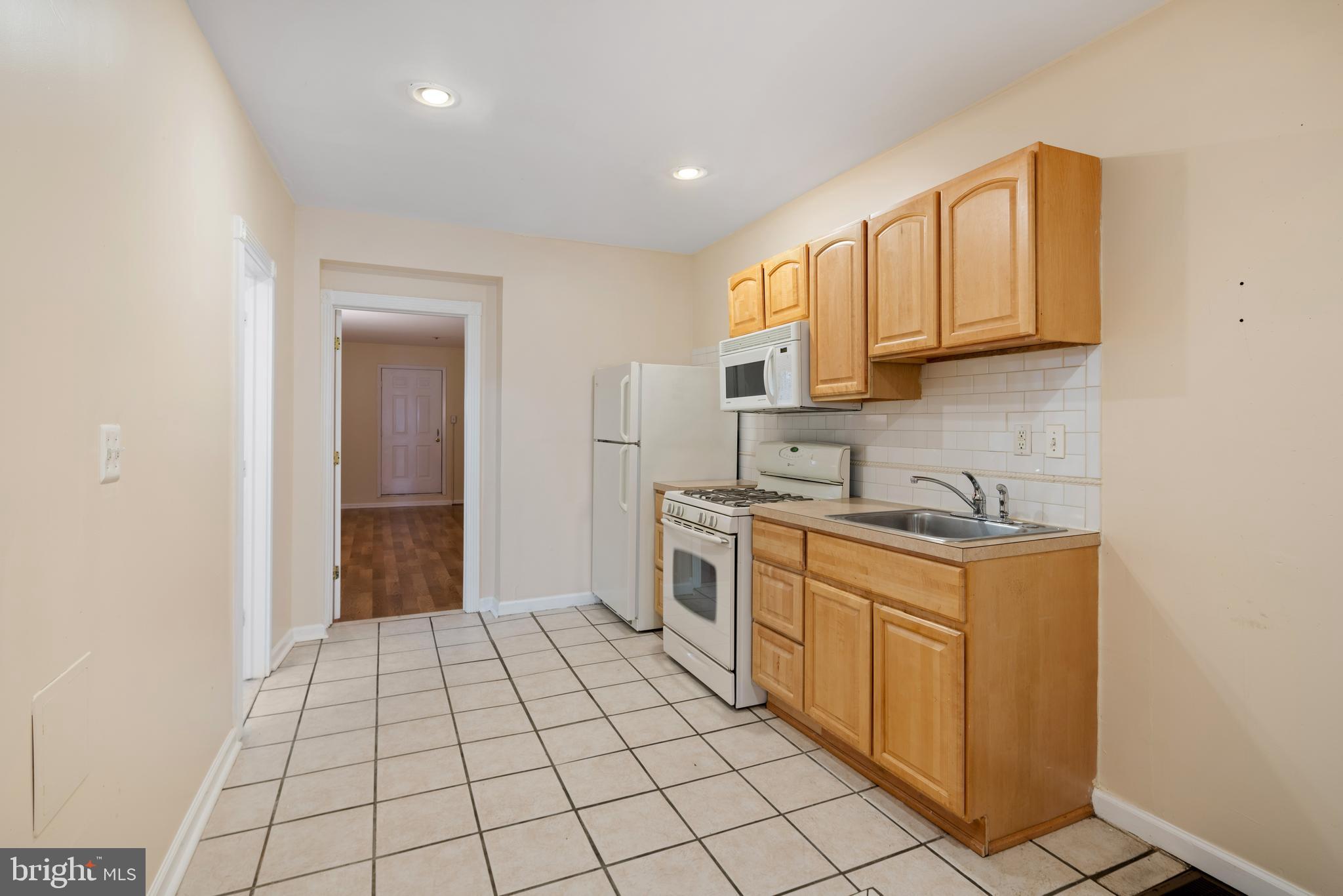 1818 SOUTH ST #1ST FLOOR