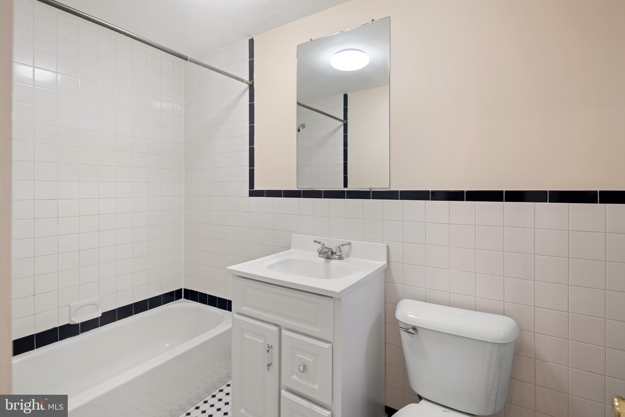 1818 SOUTH ST #1ST FLOOR