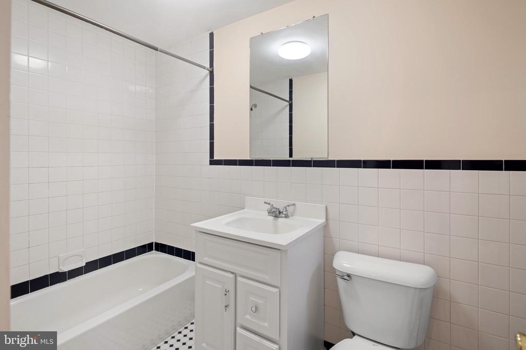 1818 SOUTH ST #1ST FLOOR