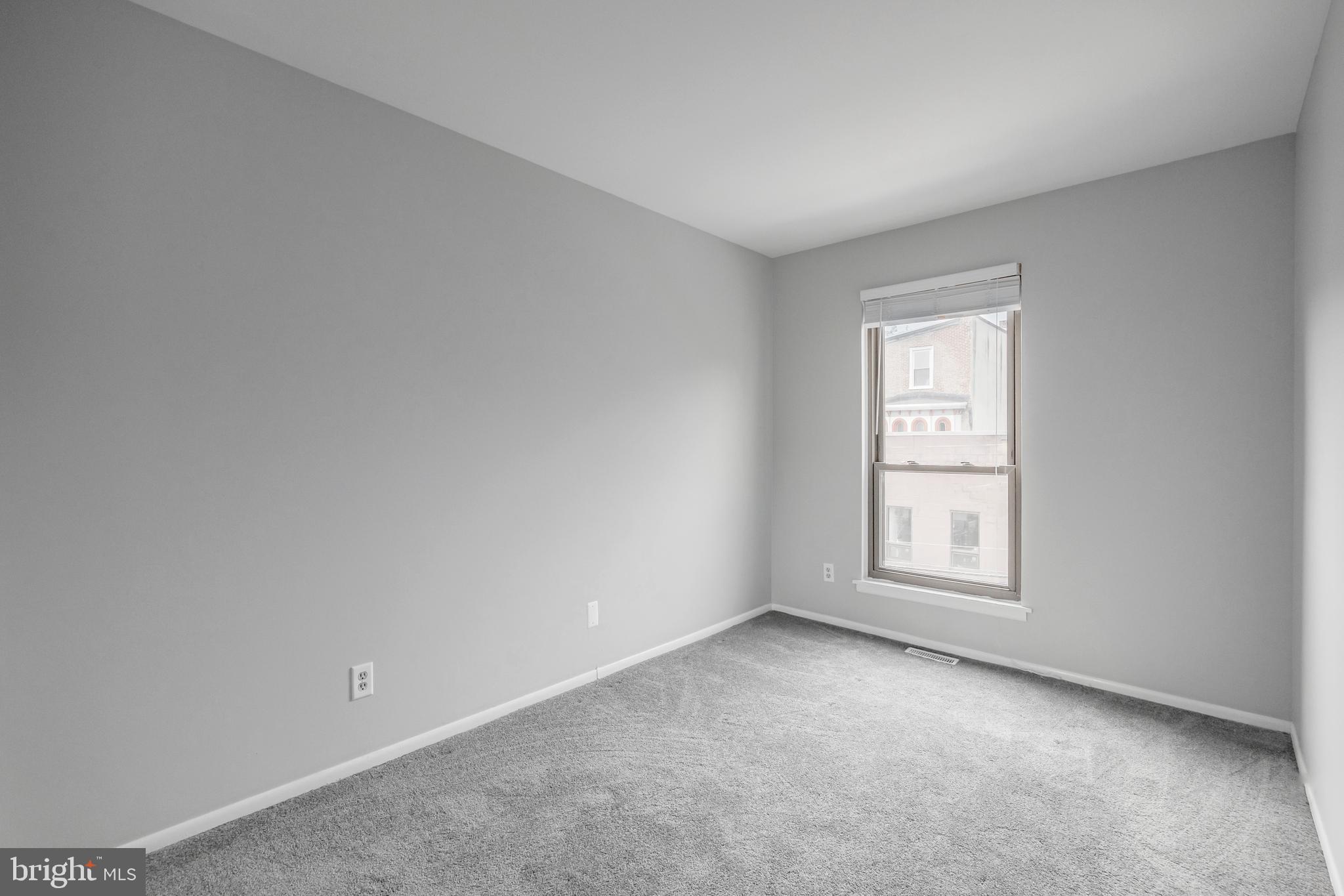 1926 Nectarine St