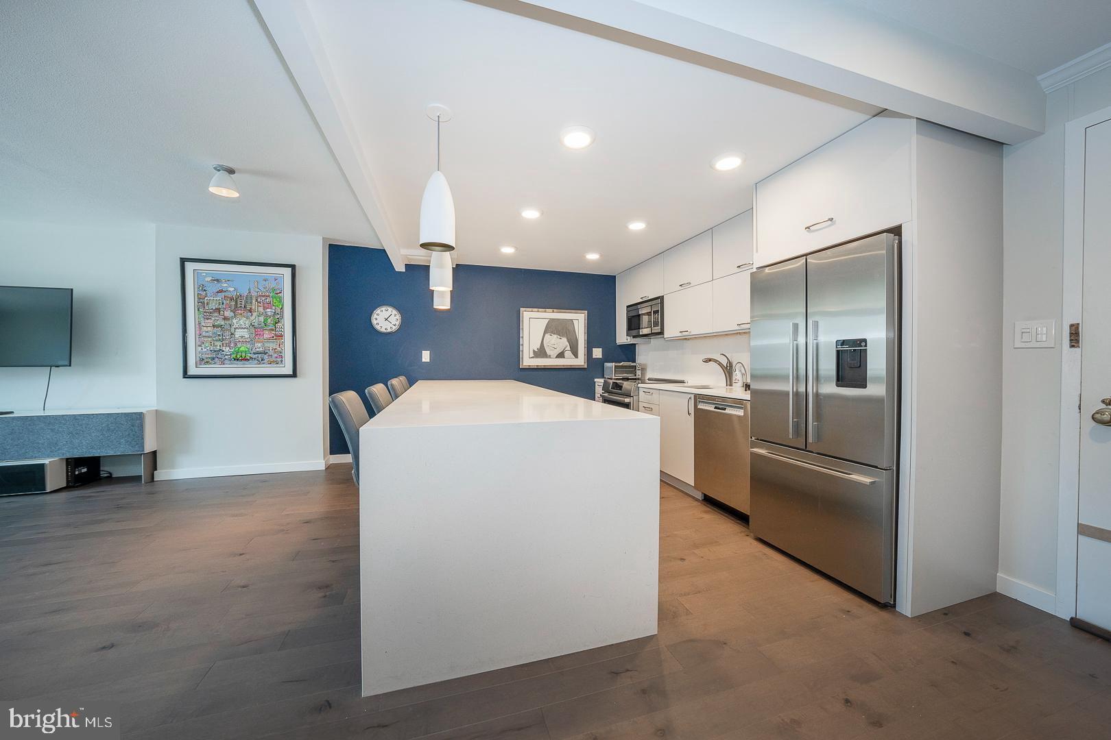 1919 Chestnut St #1015