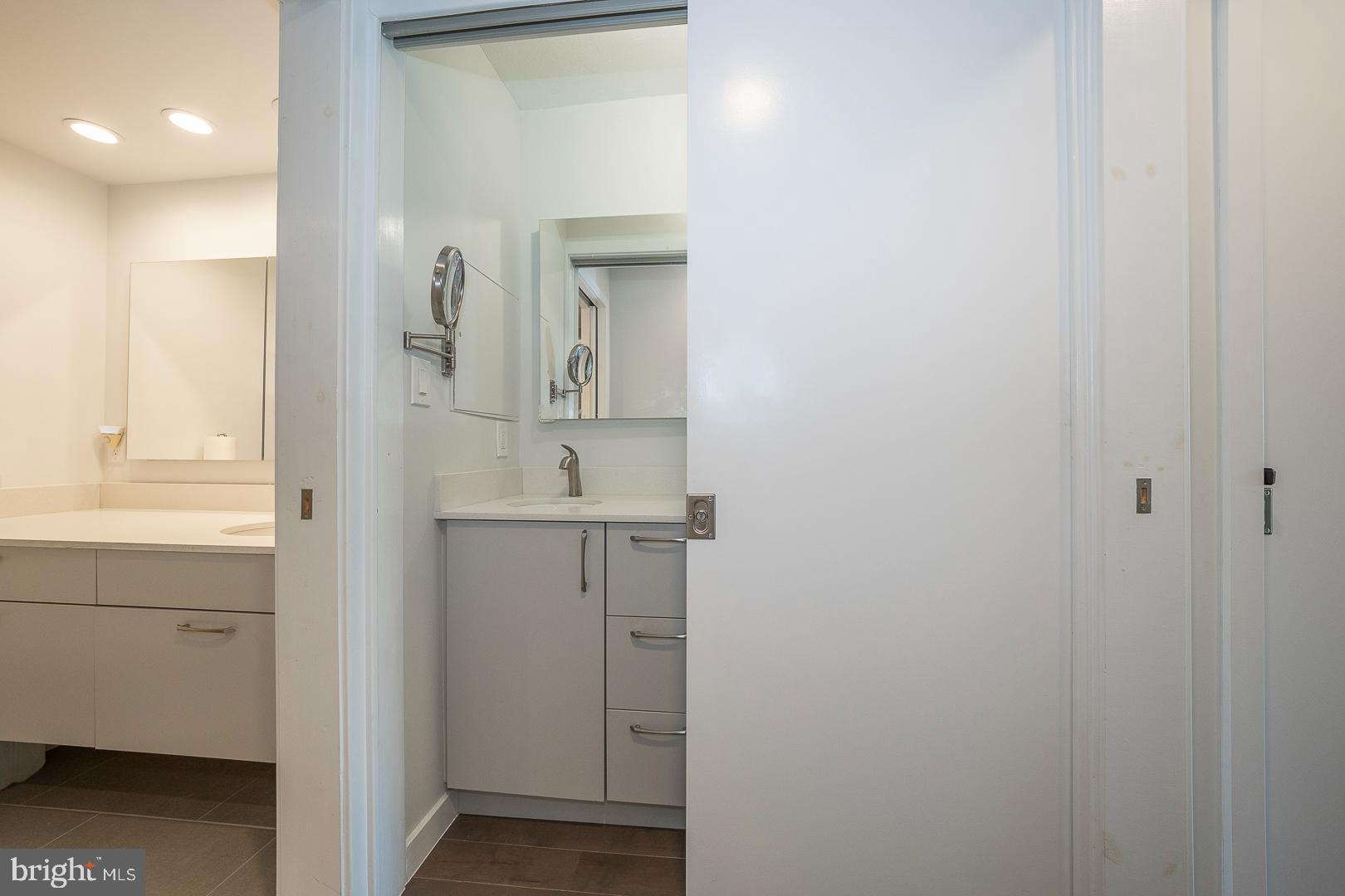 1919 Chestnut St #1015