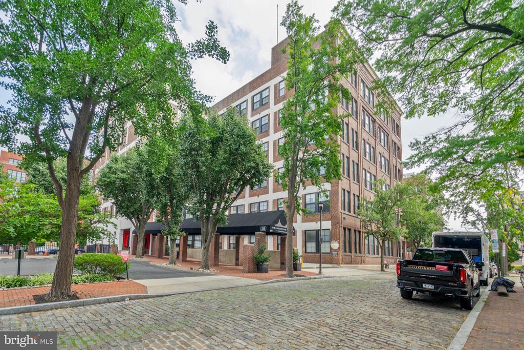 315 New St #213