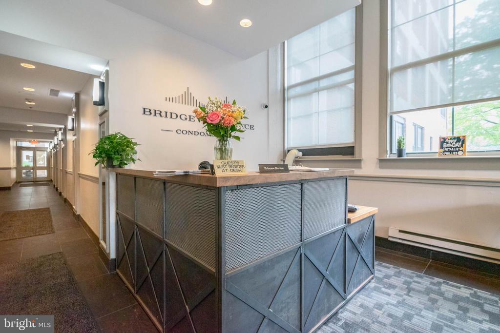 315 New St #213