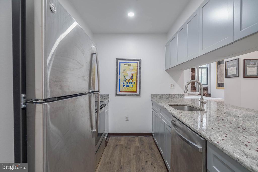 315 New St #213