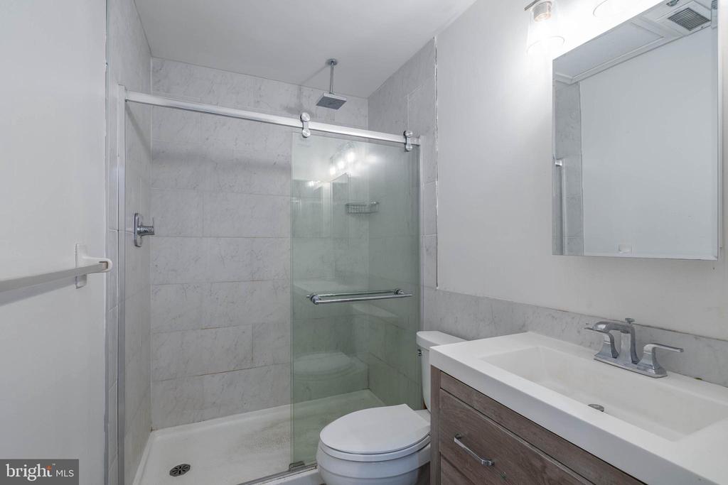 315 New St #213