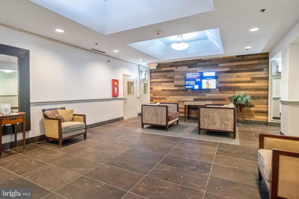 315 New St #213