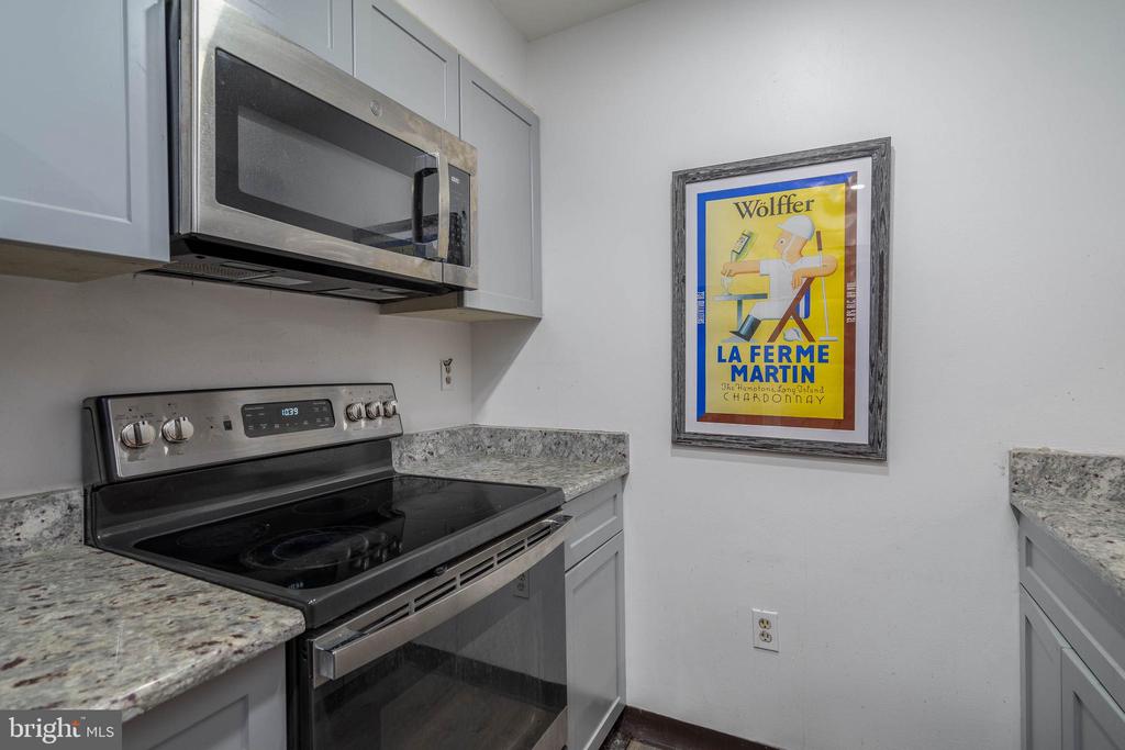 315 New St #213