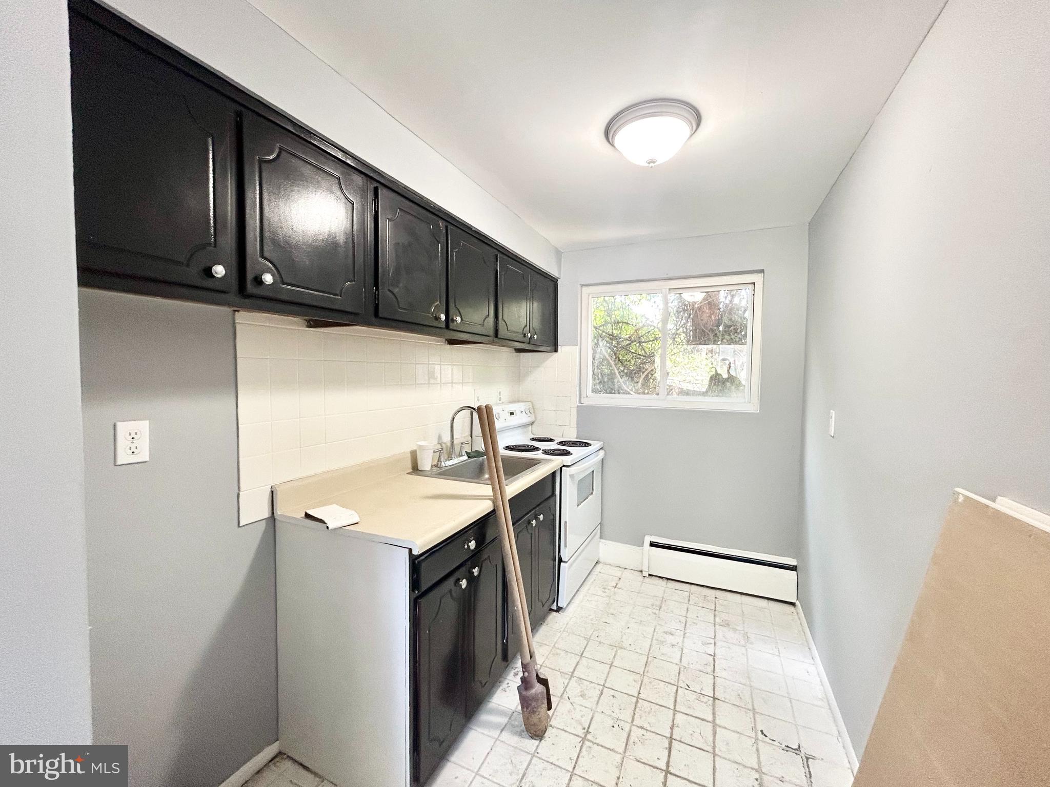 731 MAPLE LN #4