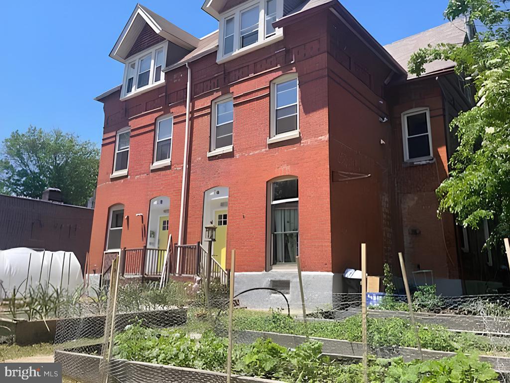 4815 CHESTER AVE #2A