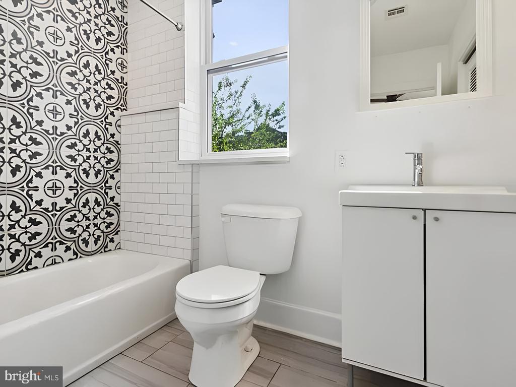4815 CHESTER AVE #2A