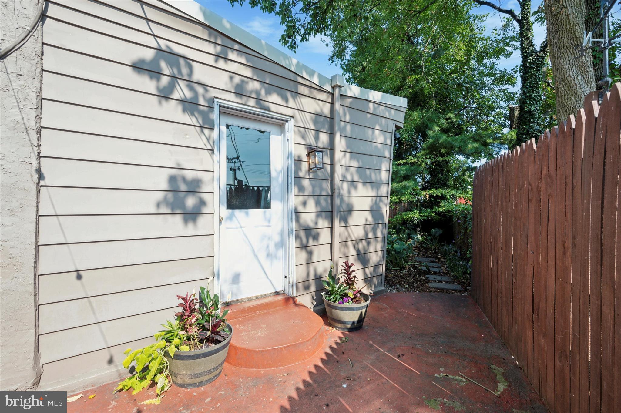 3648 Merrick Rd