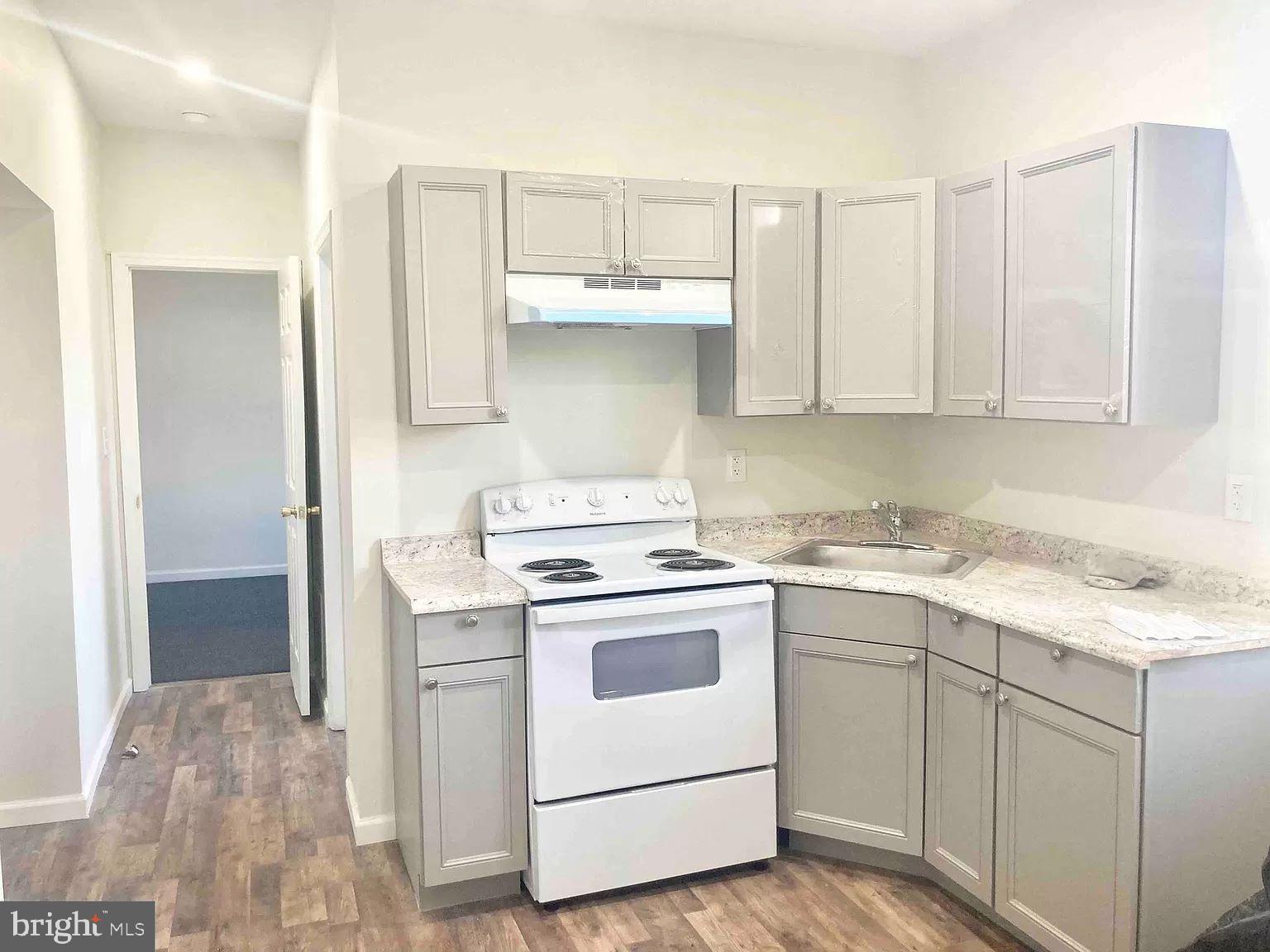 1522 W DAUPHIN ST #1