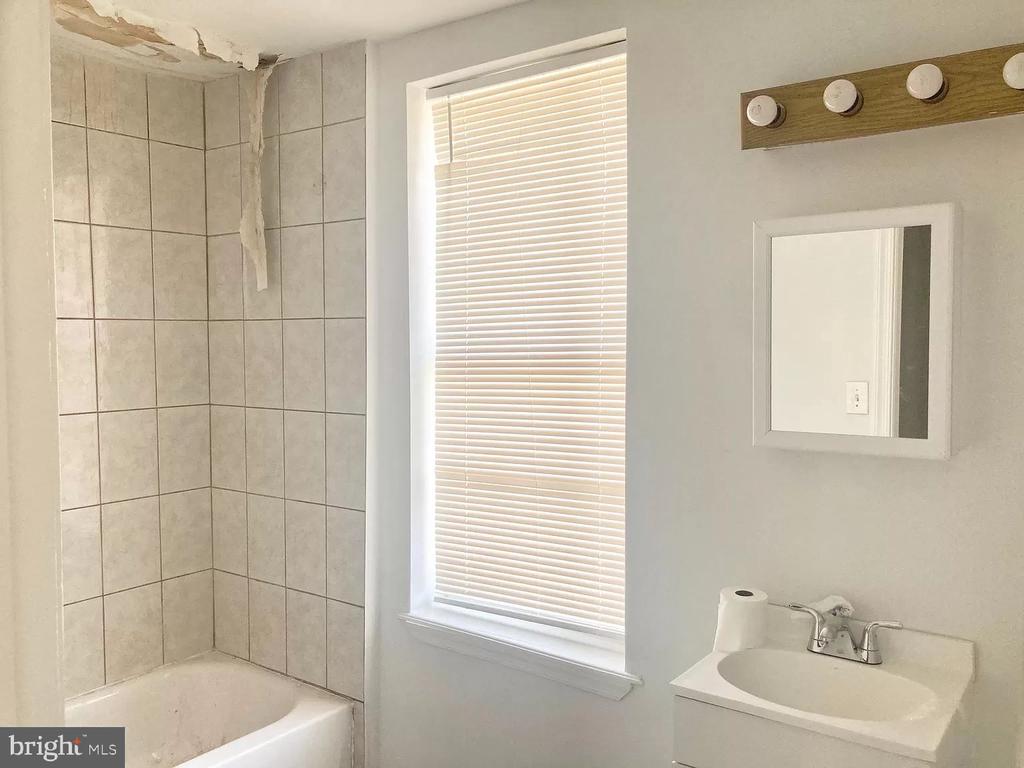 1522 W DAUPHIN ST #1