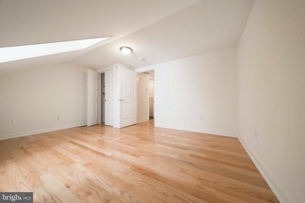 520 S 4th St
