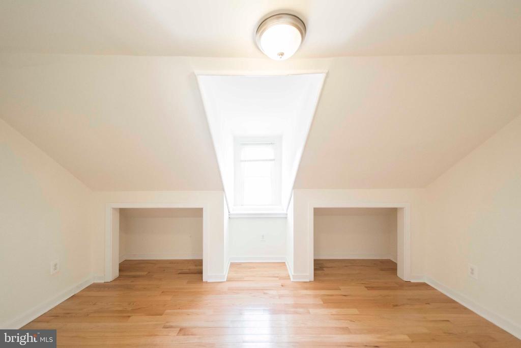520 S 4th St