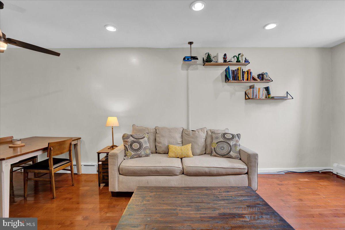 1608 S Rosewood St