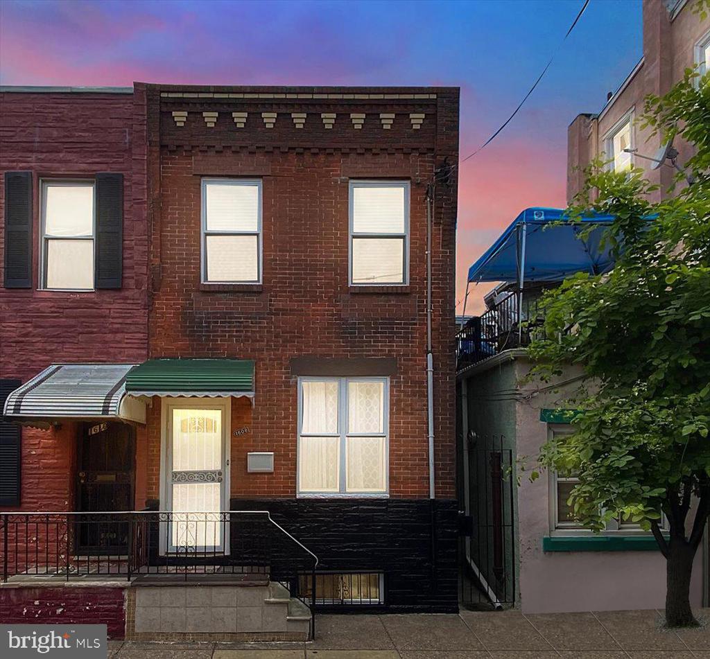 1608 S Rosewood St