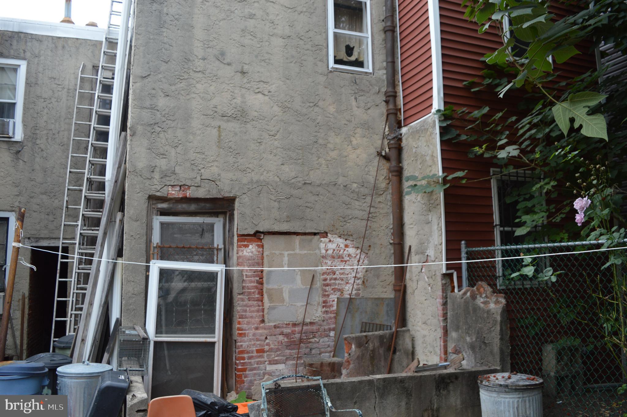 335 N Wiota St