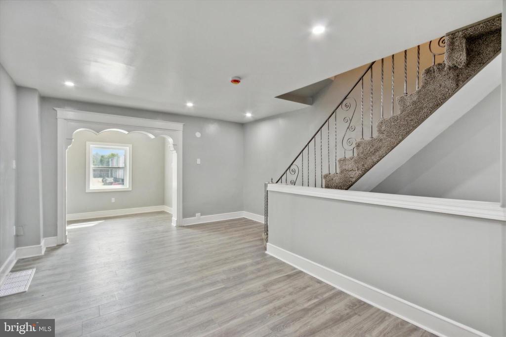 6107 Harley Ave