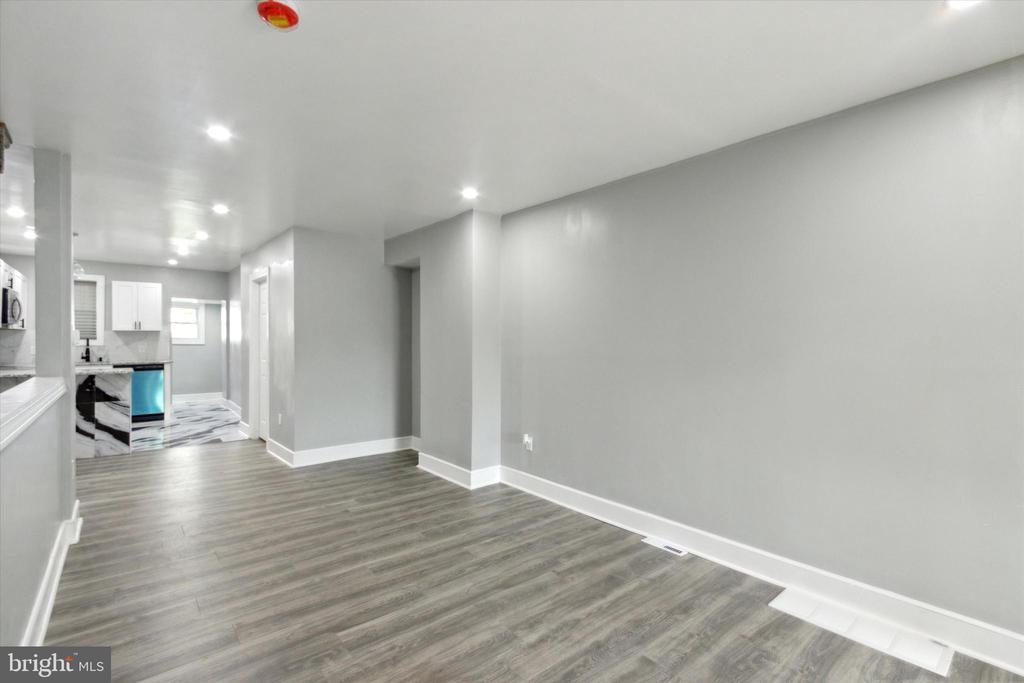 6107 Harley Ave