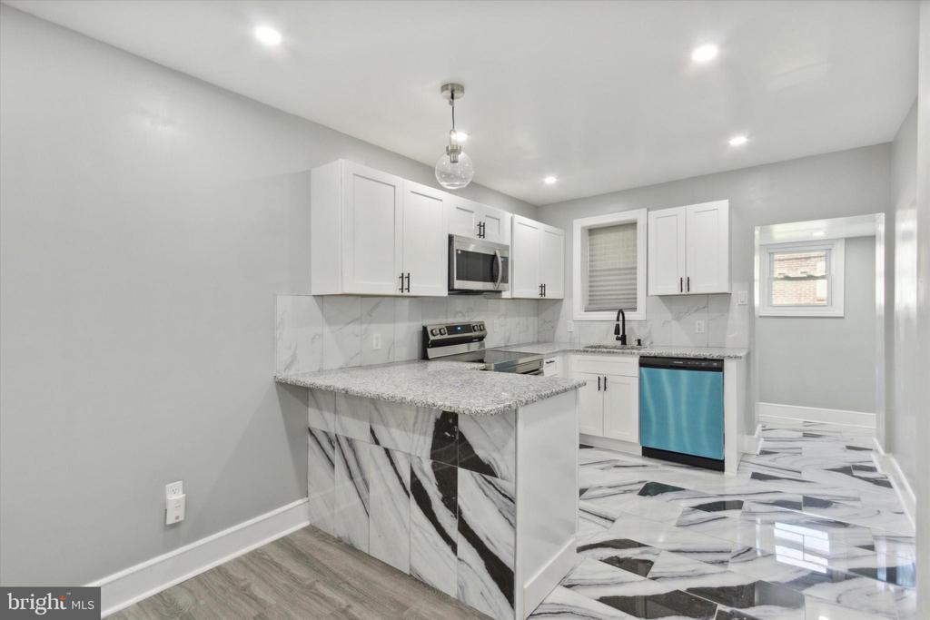 6107 Harley Ave