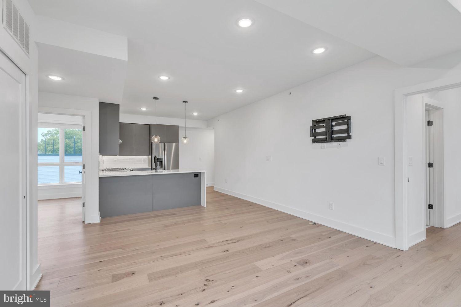 1723 FRANCIS ST #4F