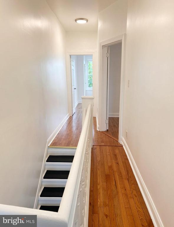1366 NARRAGANSETT ST