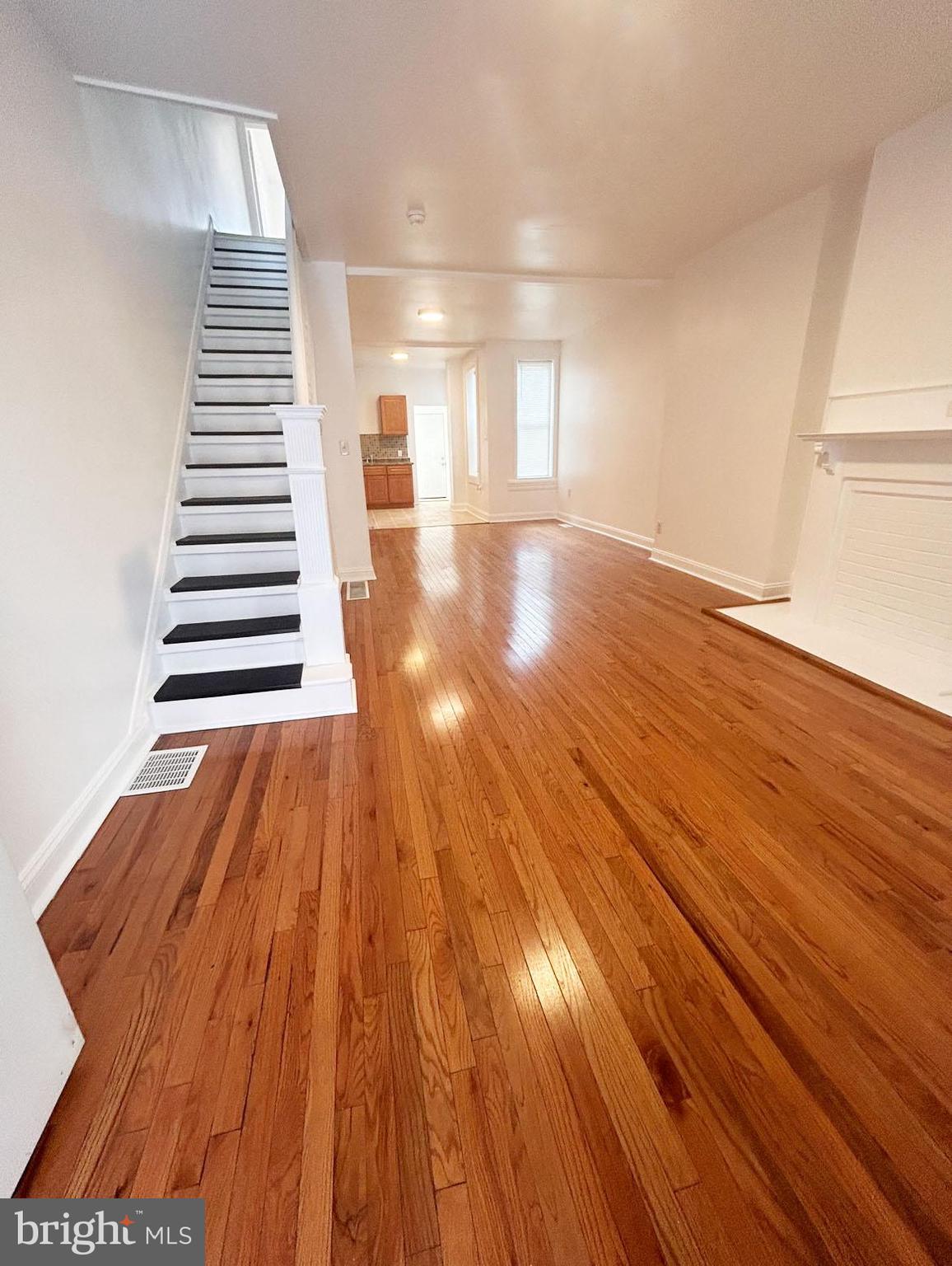 1366 NARRAGANSETT ST