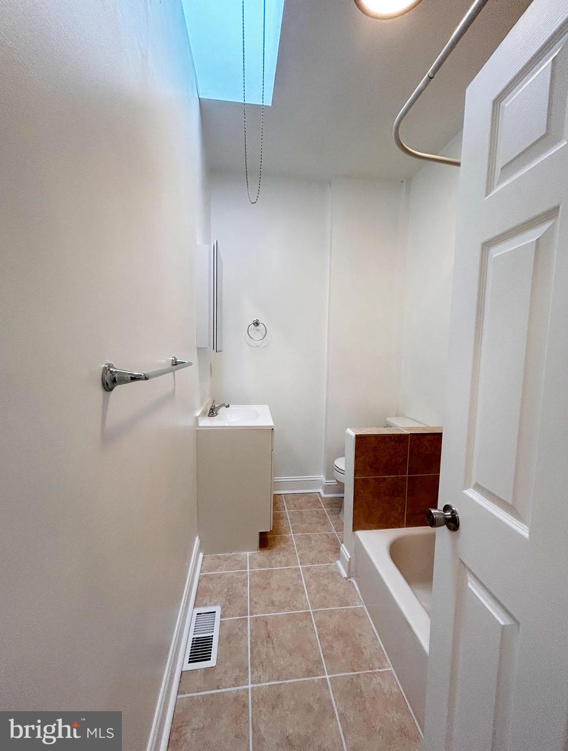 1366 NARRAGANSETT ST