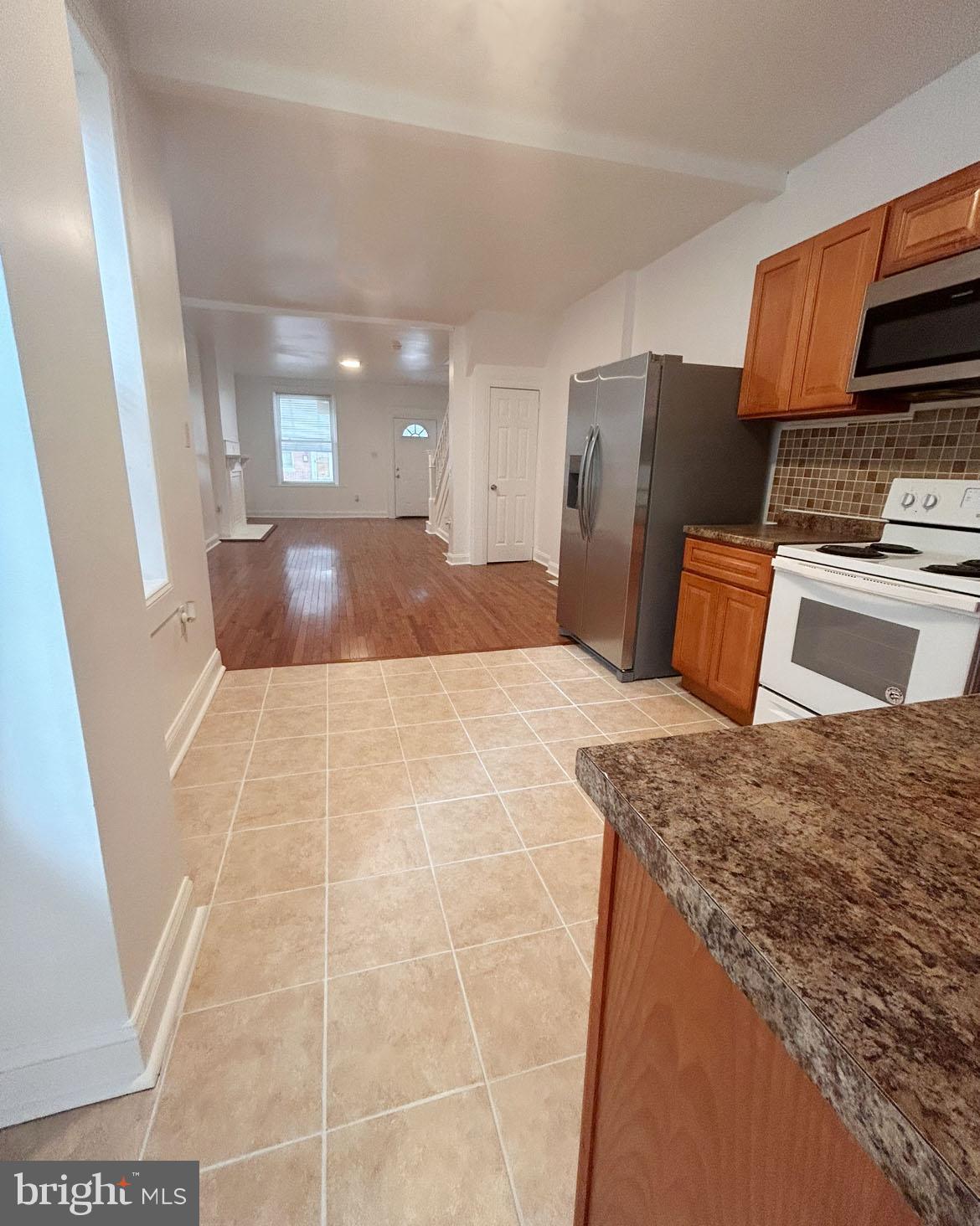 1366 NARRAGANSETT ST