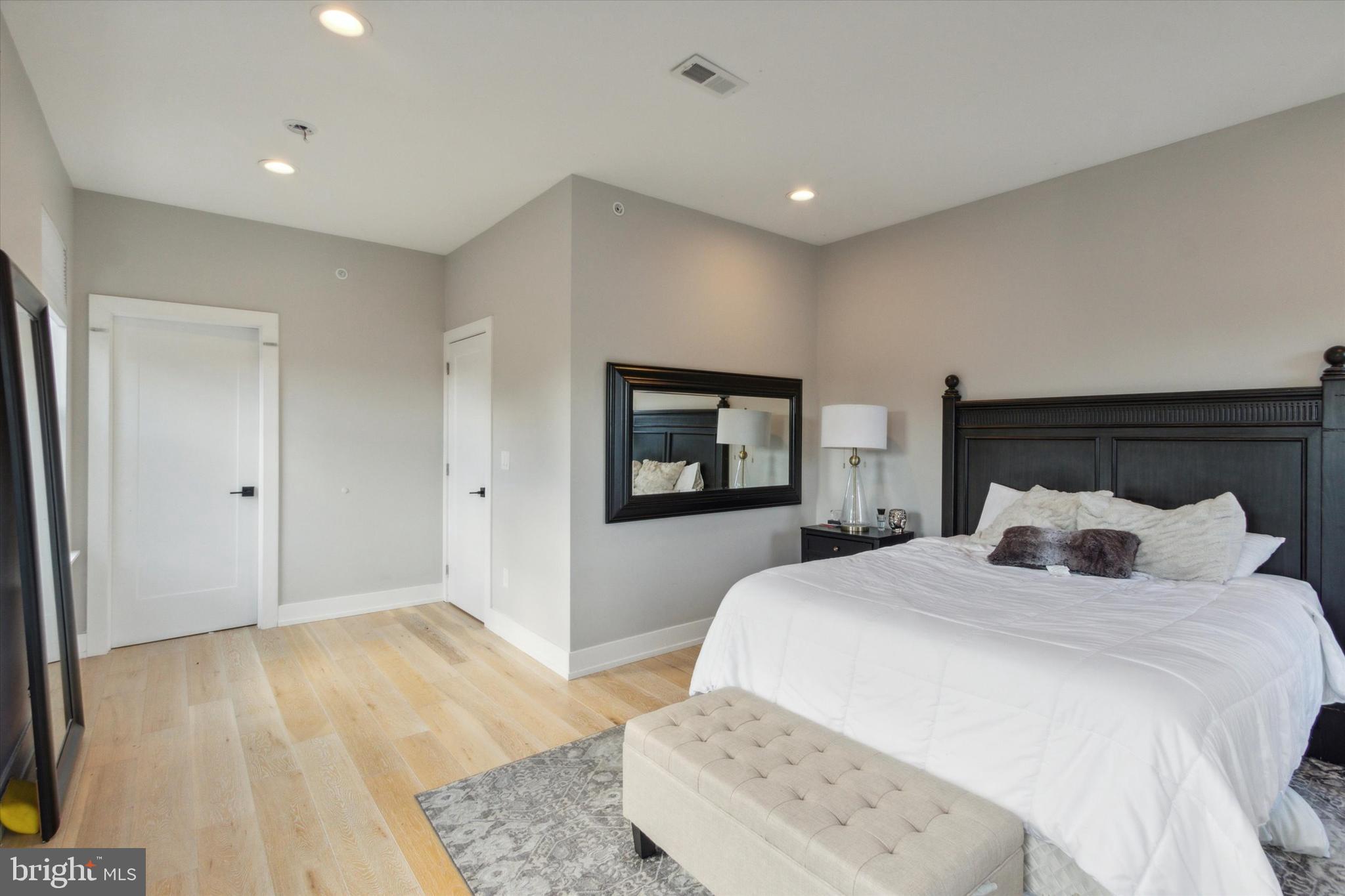 1500 N MYRTLEWOOD ST