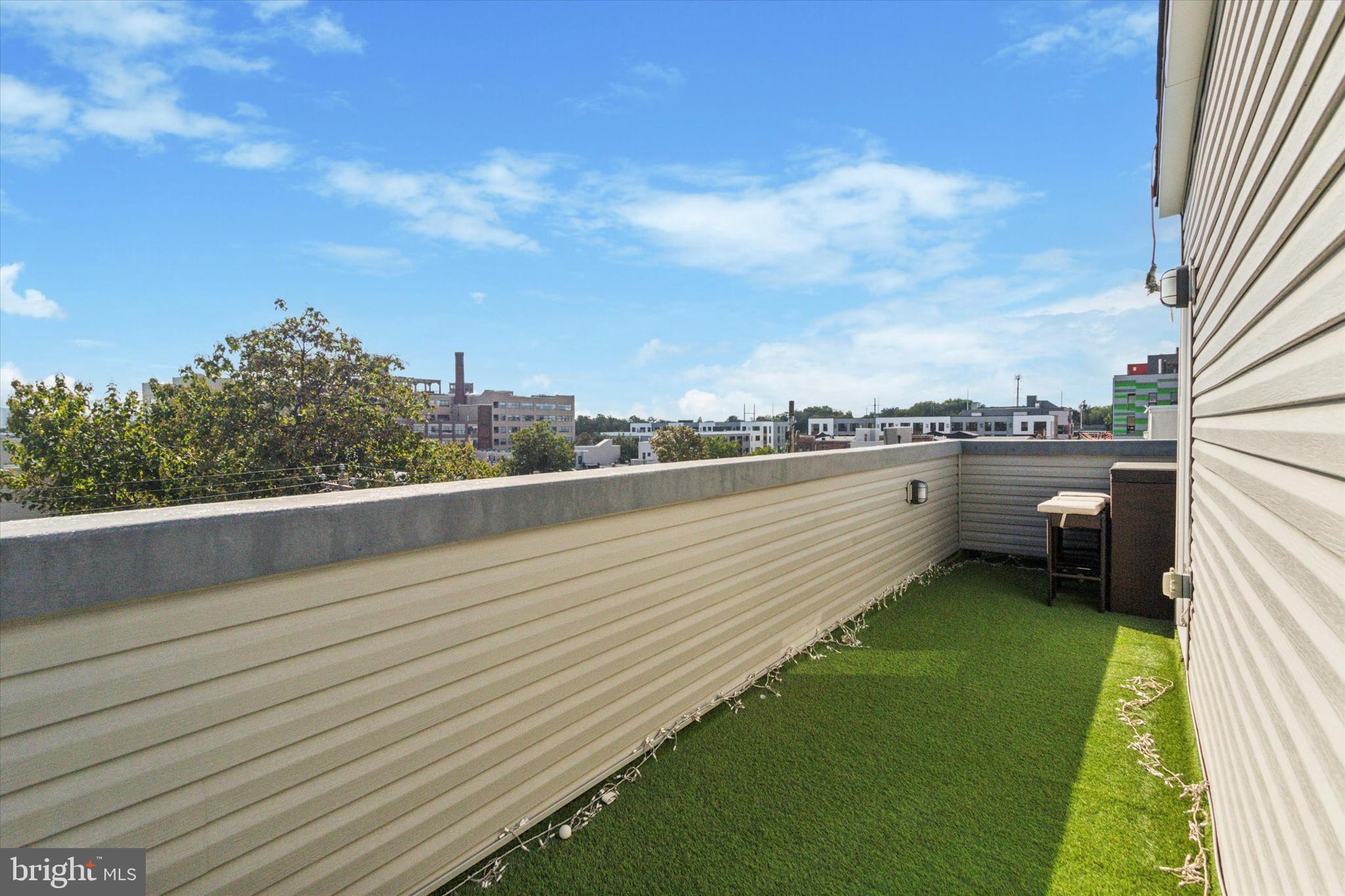 1500 N MYRTLEWOOD ST