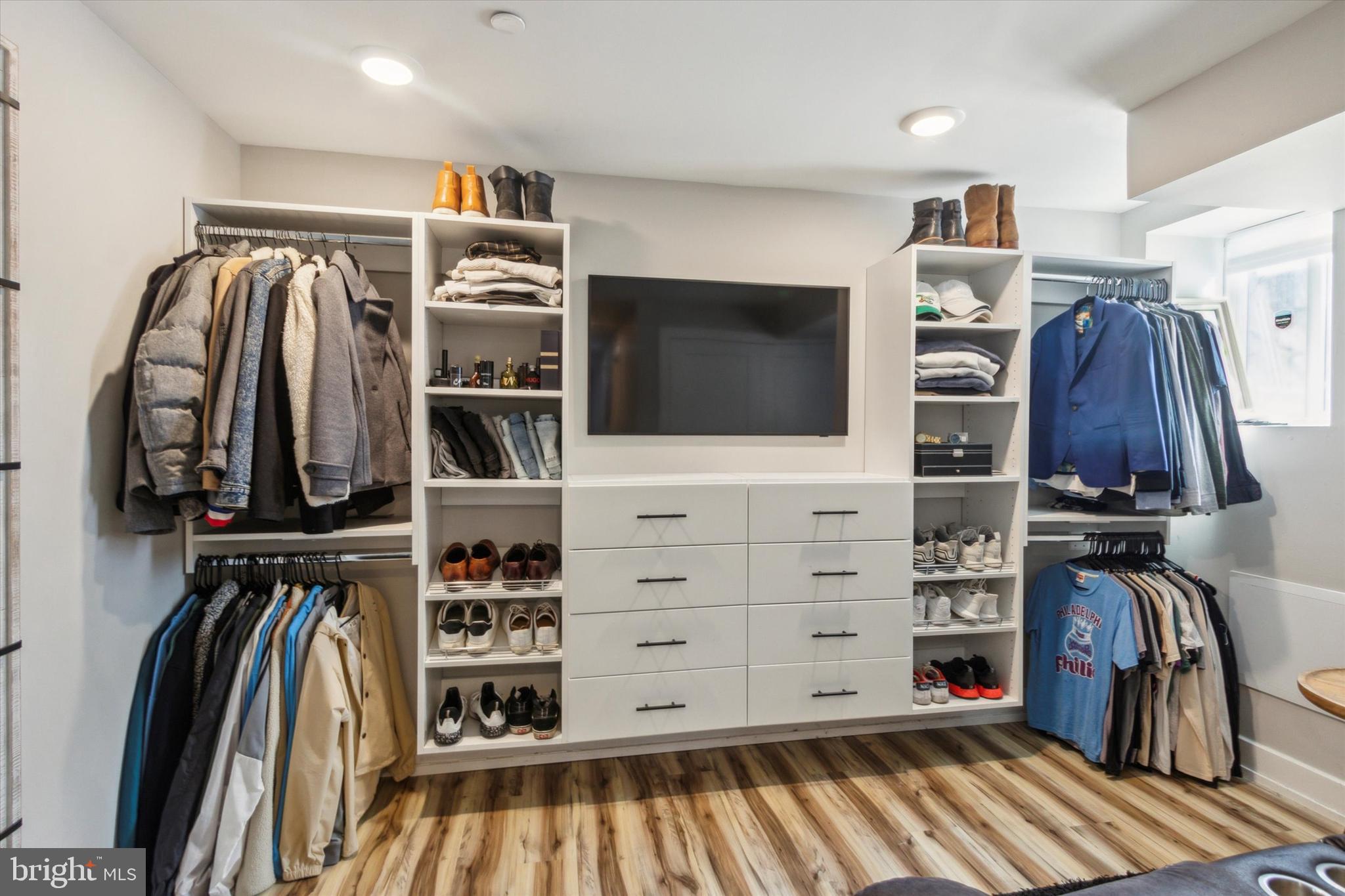 1500 N MYRTLEWOOD ST