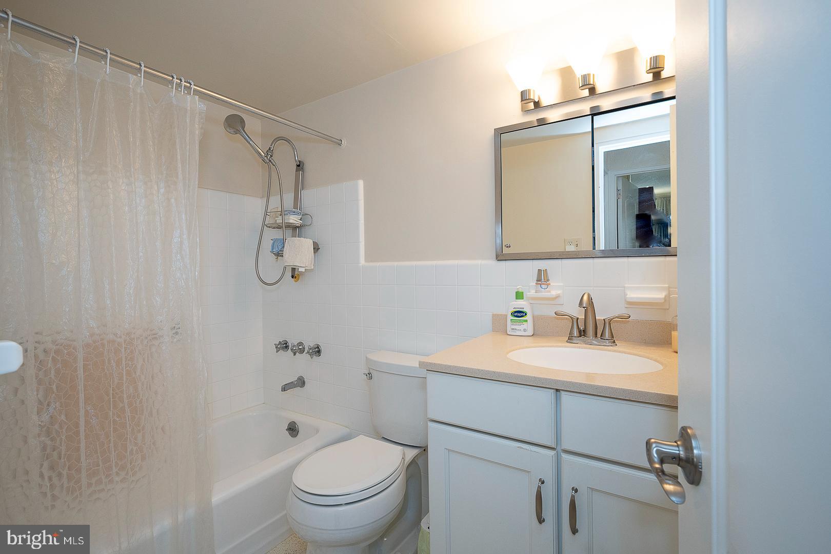 1900-34 John F Kennedy Blvd #805-807