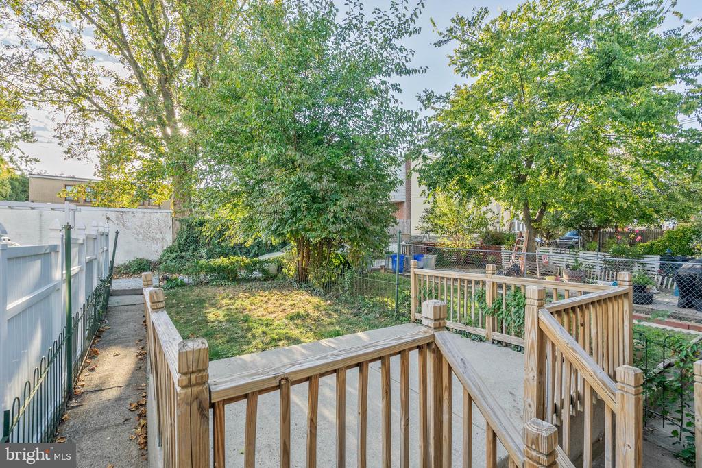 5878 Henry Ave